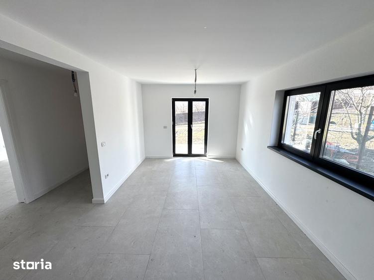 Casă cu 3 camere cu Teren 400 Mp în Tomești