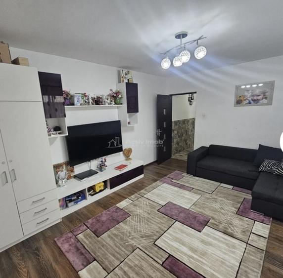 Apartament cu 2 camere semidecomandat în Central