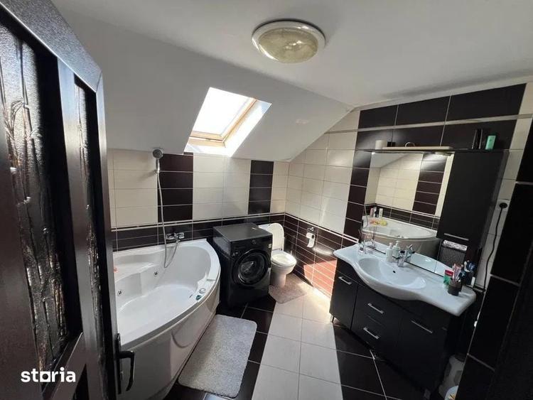 Casă cu 5 camere decomandat cu Teren 1780 Mp în Sântana de Mureș
