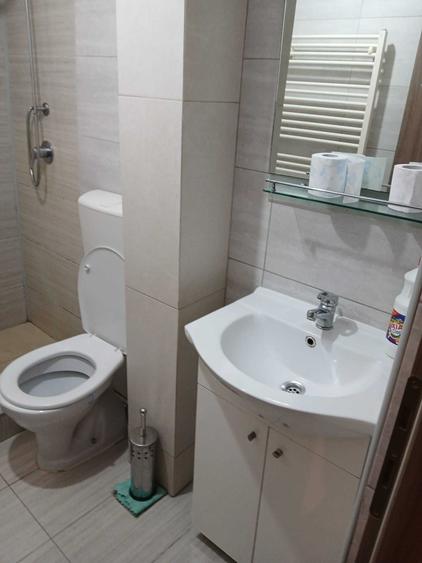 Garsonieră decomandată în Central