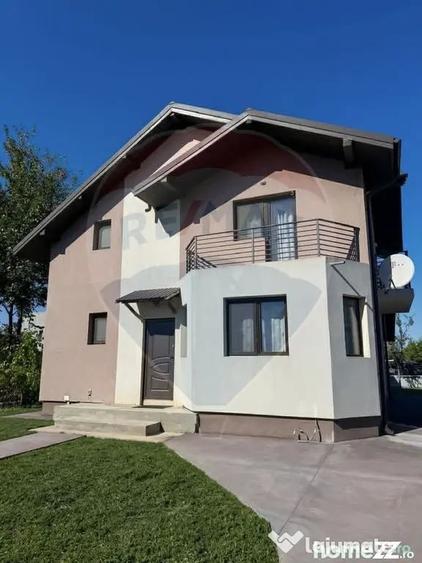 Casă cu 5 camere cu Teren 481 Mp în Domnești