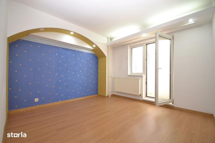 Apartament cu 4 camere în Panduri