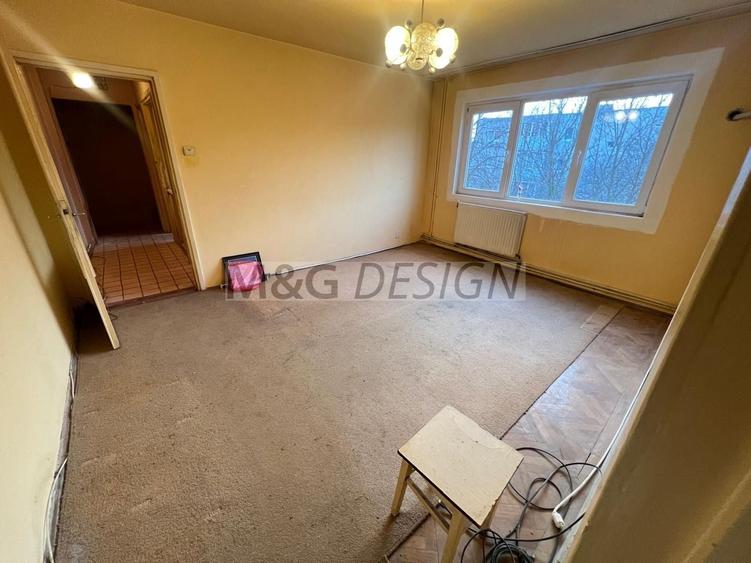 Apartament cu 3 camere semidecomandat în Șagului