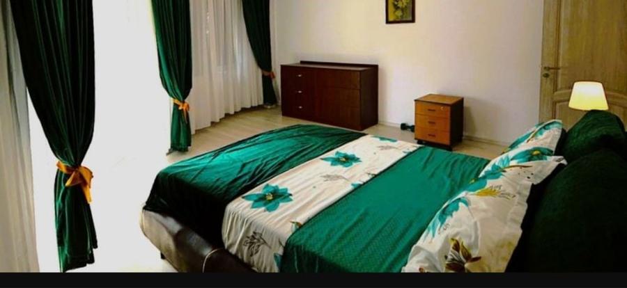 Apartament cu 3 camere în Decebal