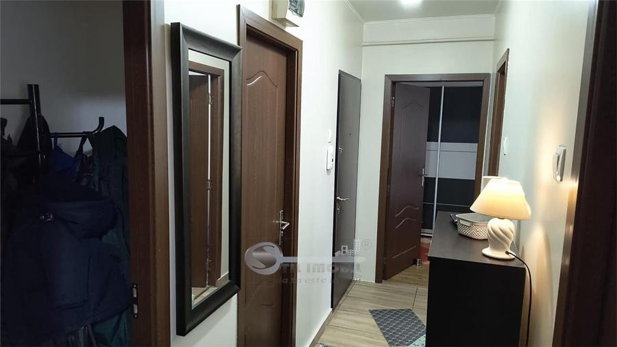 Apartament cu 3 camere nedecomandat în Podu Roș