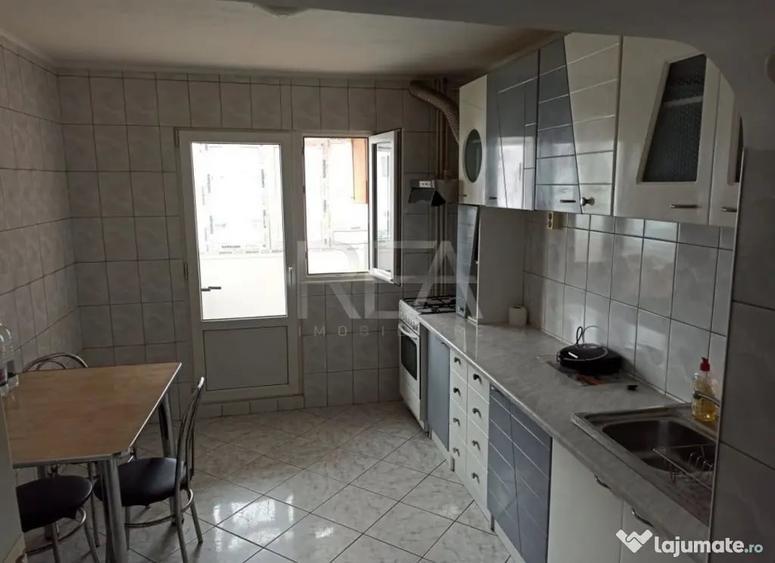 Apartament cu 4 camere decomandat în Lujerului