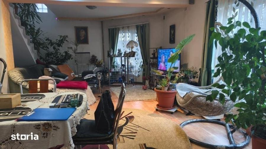 Casă cu 3 camere cu Teren 828 Mp în Șoimuș