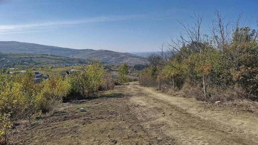 Teren de 1261 mp, în Tomești