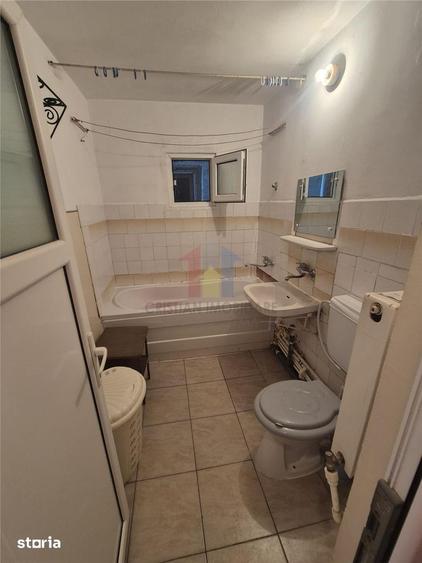 Apartament cu 2 camere decomandat în Calarași 4