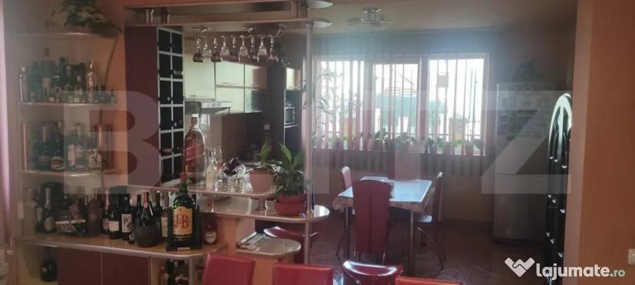 Casă cu 7 camere cu Teren 602 Mp în Nufărul