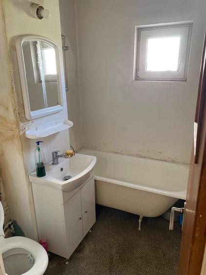Apartament cu 3 camere decomandat în Drumul Taberei