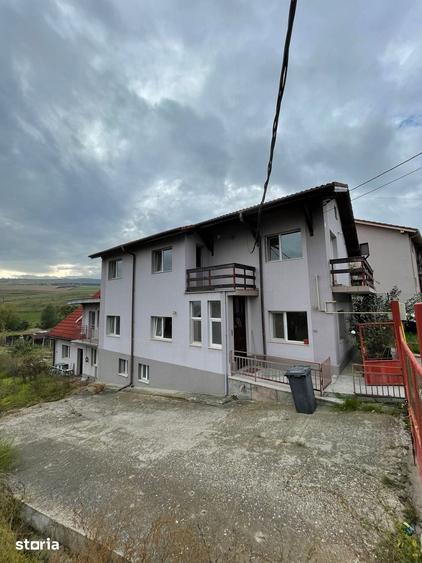 Casă cu 8 camere cu Teren 500 Mp în Iris