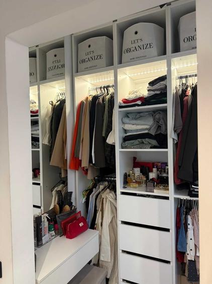 Apartament cu 3 camere decomandat în Florești