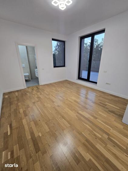 Casă cu 5 camere cu Teren 200 Mp în Central