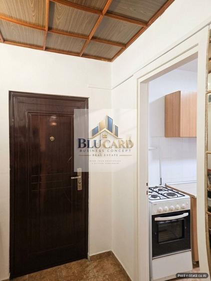 Apartament cu 3 camere semidecomandat în P-ța Gorjului