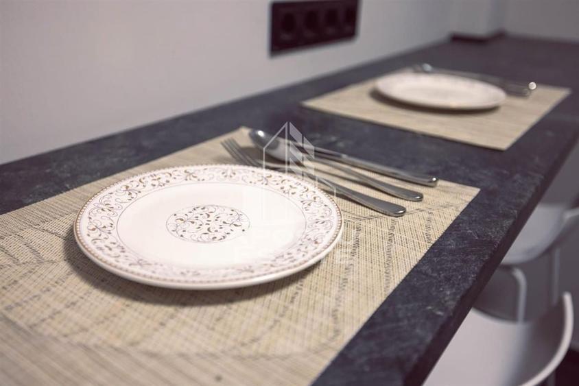 Apartament cu 2 camere semidecomandat, mobilat în Lipovei