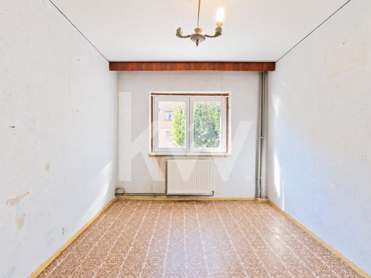 Apartament cu 3 camere decomandat în 13 Decembrie
