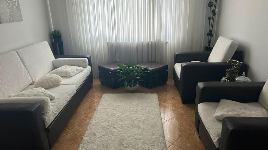 Apartament cu 3 camere decomandat în Dristor