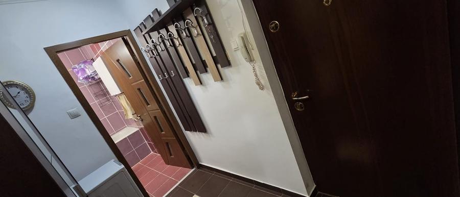 Apartament cu 2 camere decomandat în Apărătorii Patriei