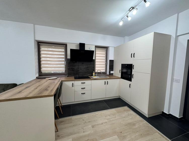 Apartament cu 2 camere decomandat în Central
