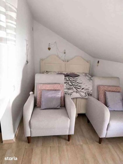 Casă cu 10 camere cu Teren 466 Mp în Central