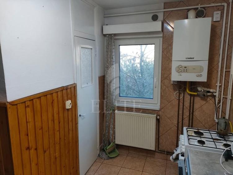 Apartament cu 4 camere decomandat, mobilat în Mărăști
