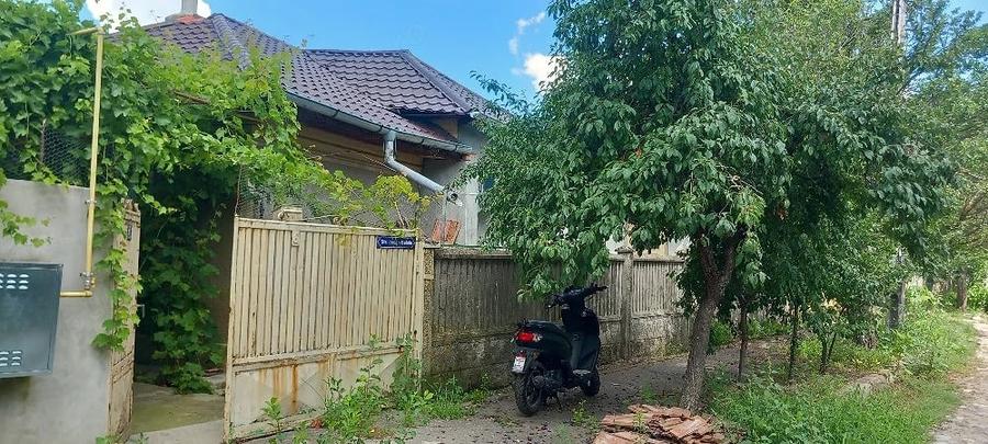 Casă cu Teren 1000 Mp în Central