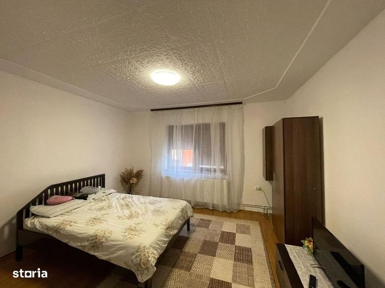 Casă cu 4 camere în Cristian