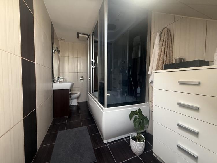 Apartament cu 3 camere, mobilat în Baba Novac