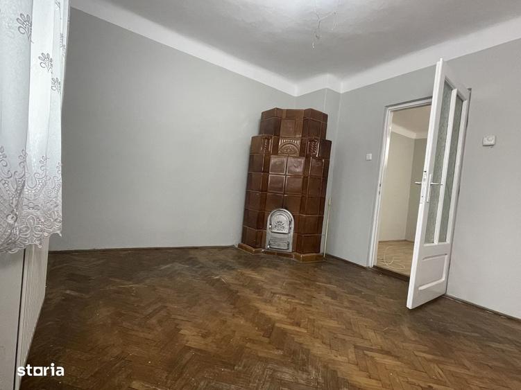 Casă cu 4 camere în Humulești