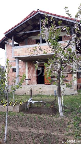 Casă cu 6 camere cu Teren 628 Mp în Ghiroda