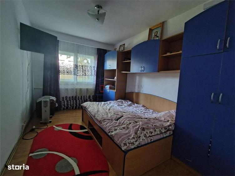 Apartament cu 3 camere semidecomandat în George Enescu