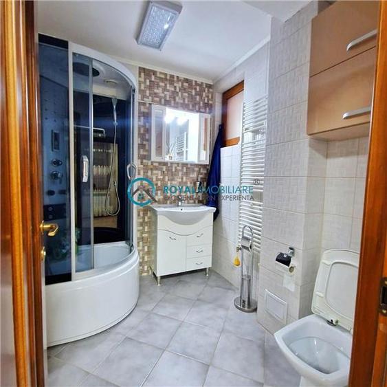 Casă individuală cu 4 camere cu Canalizare în Traian