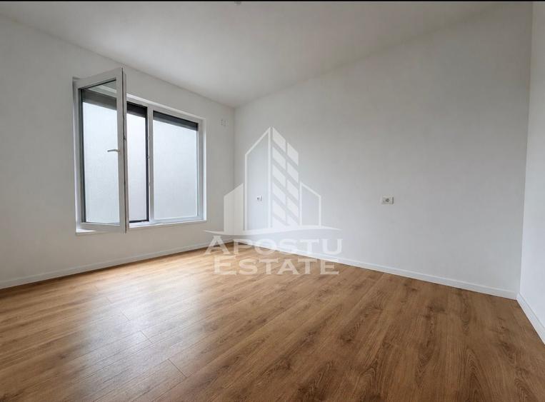 Duplex cu 5 camere cu Canalizare în Moșnița Nouă
