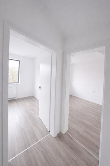 Duplex cu 5 camere cu Piscina în Bujoreni