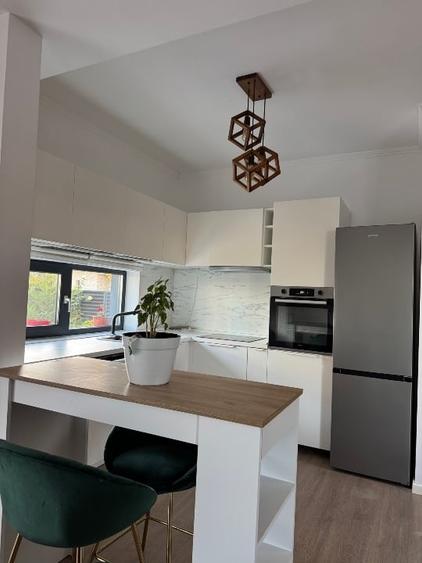 Casă individuală cu 4 camere cu Teren 350 Mp în Tunari
