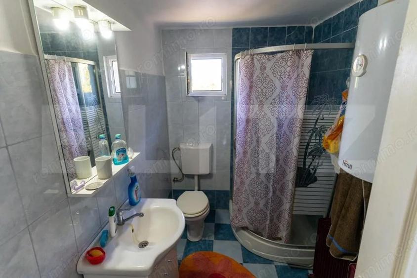 Casă cu Teren 4000 Mp în Rovina (Brănișca)