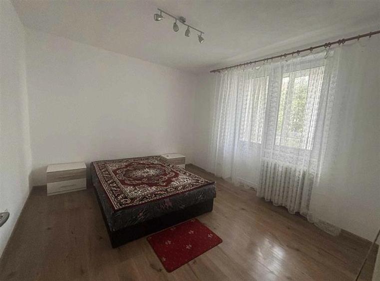 Apartament cu 2 camere semidecomandat, mobilat în Tipografilor
