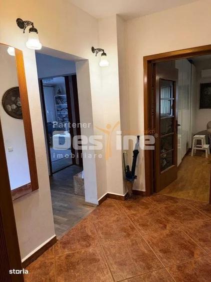 Apartament cu 3 camere în Nerva Traian