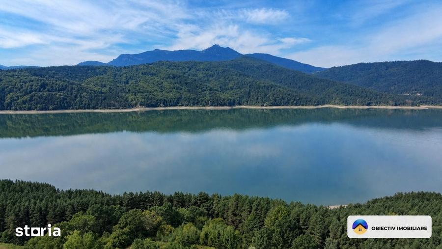 Teren de 5800 mp, în Central