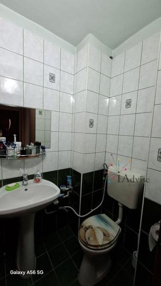 Apartament cu 3 camere decomandat în Astra