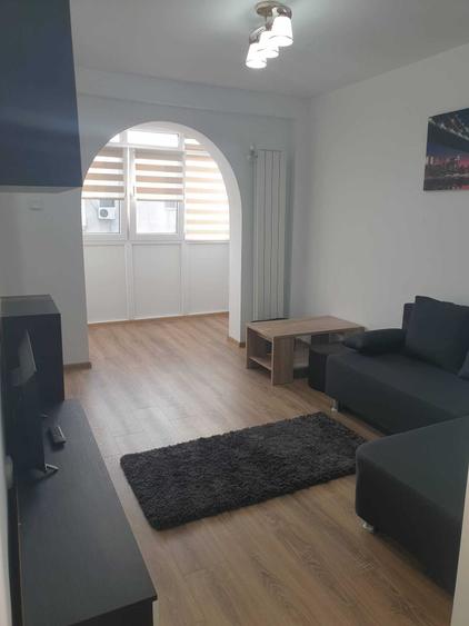Apartament cu 2 camere semidecomandat în Micro 14