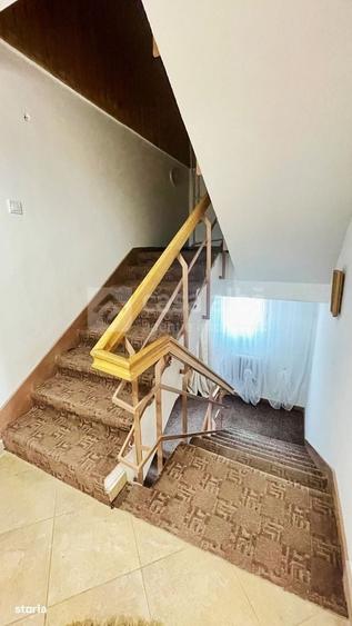 Casă cu 4 camere în Sărărie