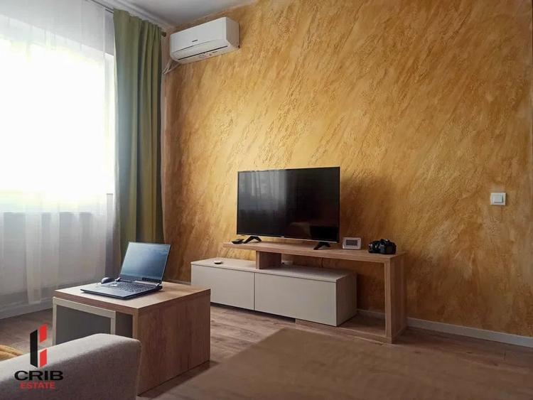 Apartament cu 2 camere semidecomandat, mobilat în Regie