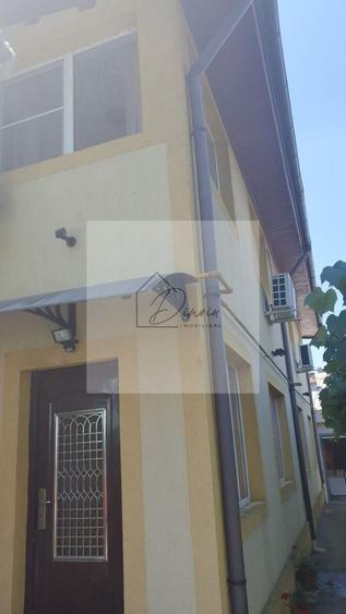 Casă individuală cu 6 camere cu Canalizare în Central