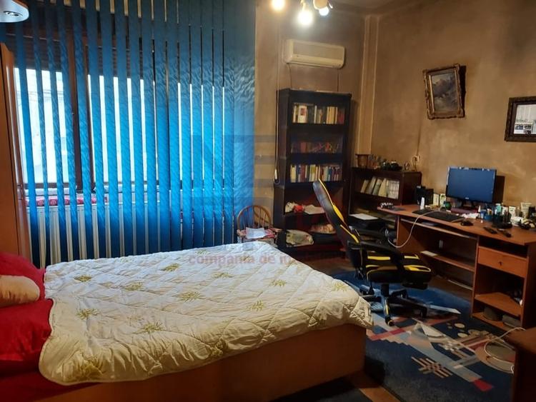 Casă individuală cu 15 camere cu Canalizare în Unirii
