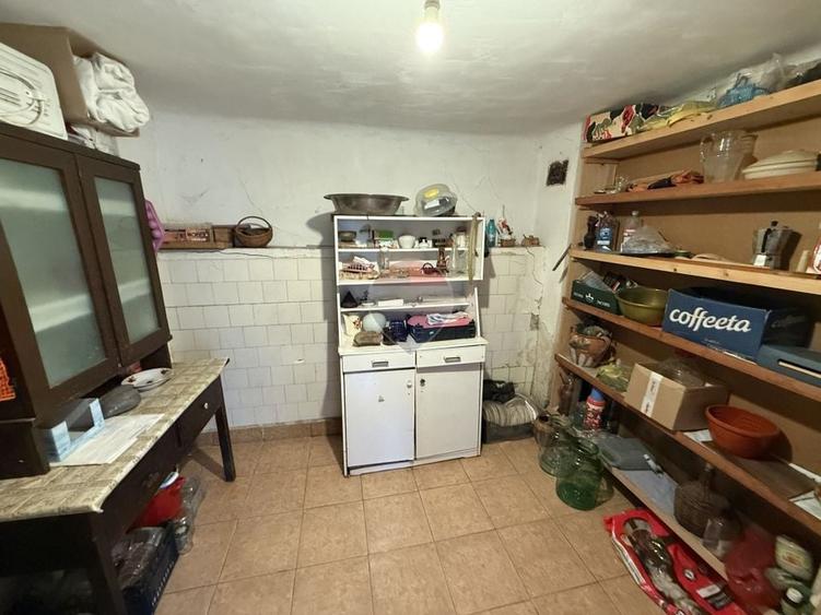 Casă individuală cu 5 camere cu Teren 1599 Mp în Vest