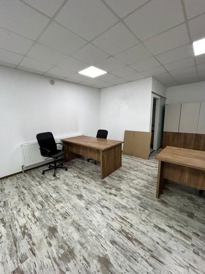 Birou, de 109 mp, în Central