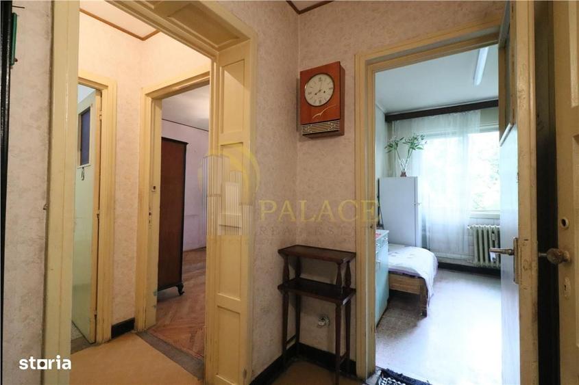 Apartament cu 3 camere decomandat în Podu Roș