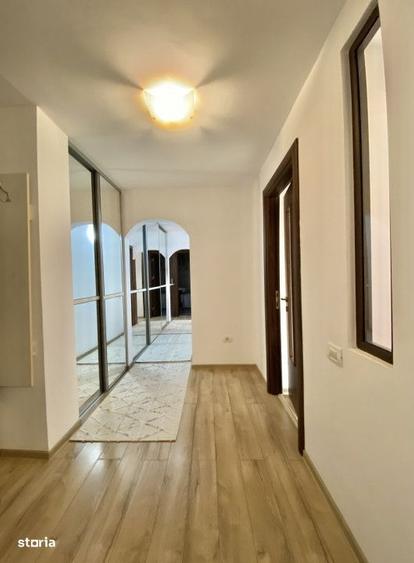 Apartament cu 3 camere decomandat în Faleza Nord